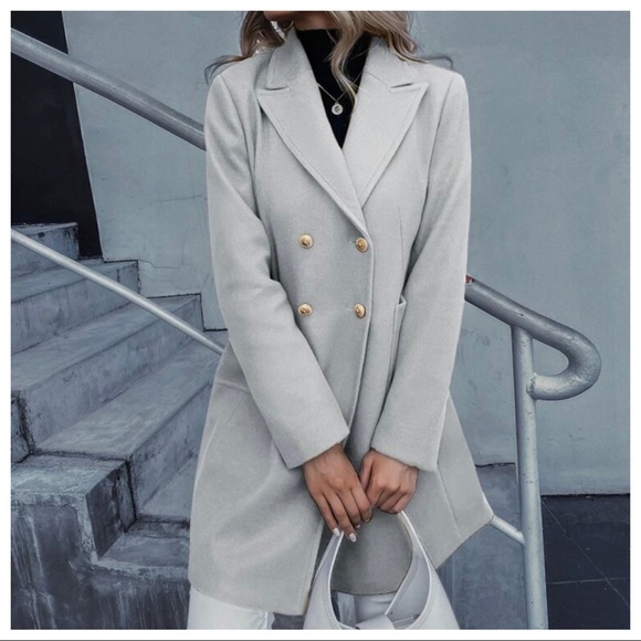 Gorgeous Fabulous long Collar  Coat - Picture 4 of 6